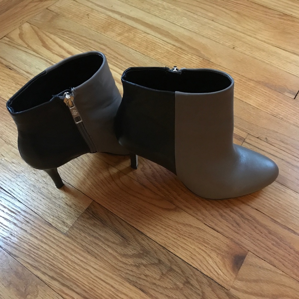 Ann Taylor Black & Taupe Booties SZ 6.5 like new from pet free & smoke free home